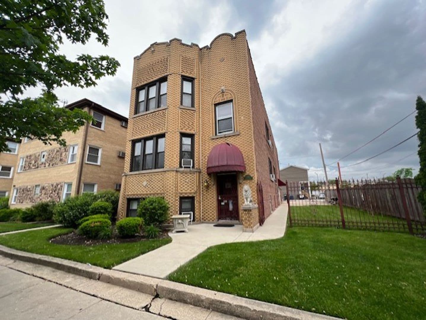 1 bd / 1 ba - Elmwood Park, IL