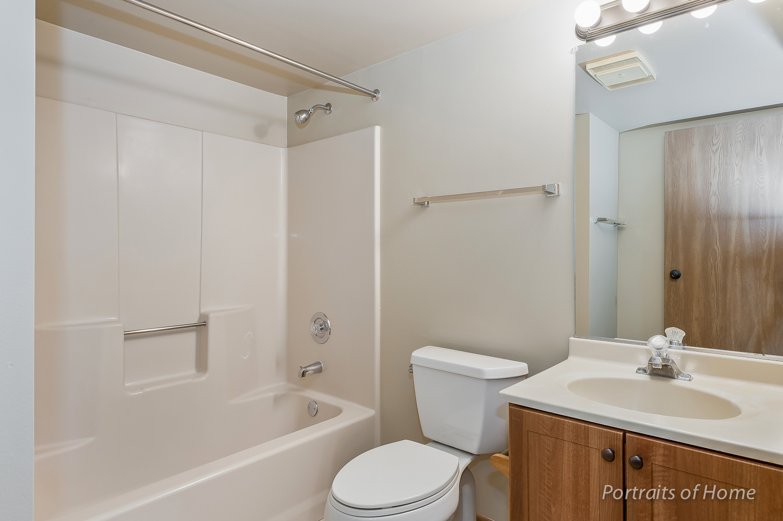 Steepleview Apartments Itasca Franklin Properties