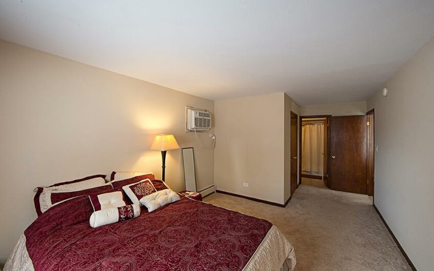 Prairieview Apartments – Addison