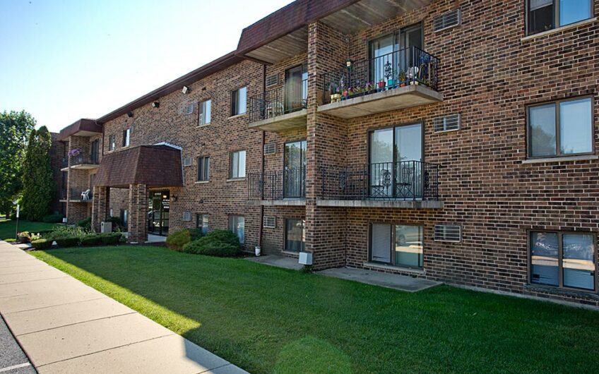 Country Club View Apartments – Itasca
