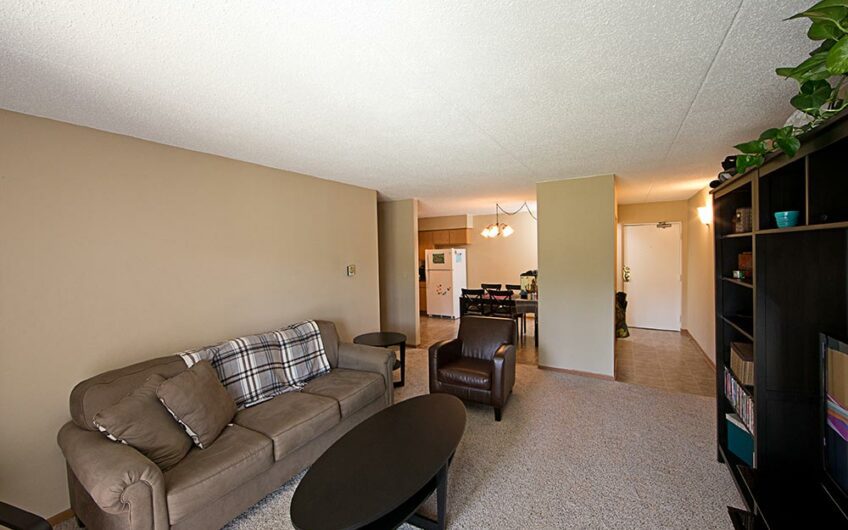 Country Club View Apartments – Itasca