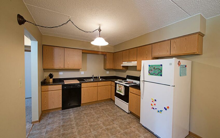 Country Club View Apartments – Itasca