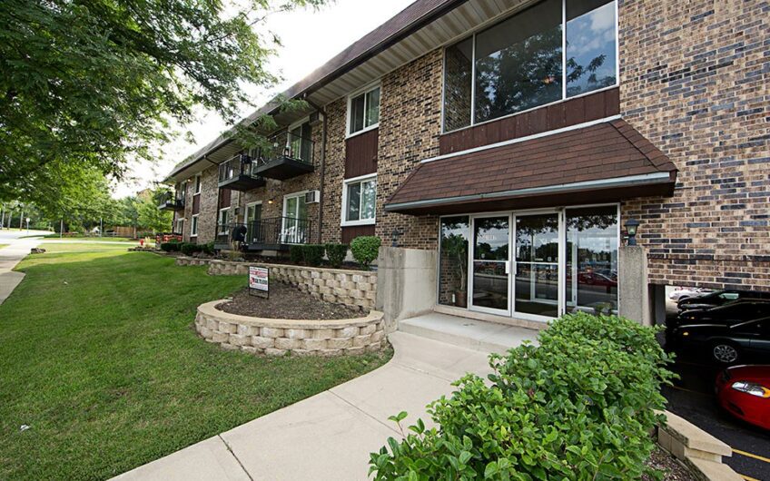 Lisle Place Apartments – Lisle