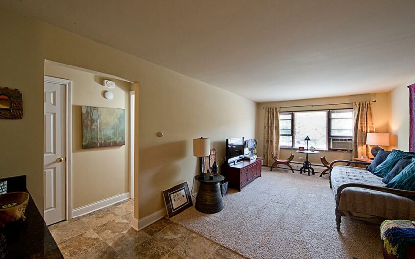 Wheaton Square Apartments – Wheaton